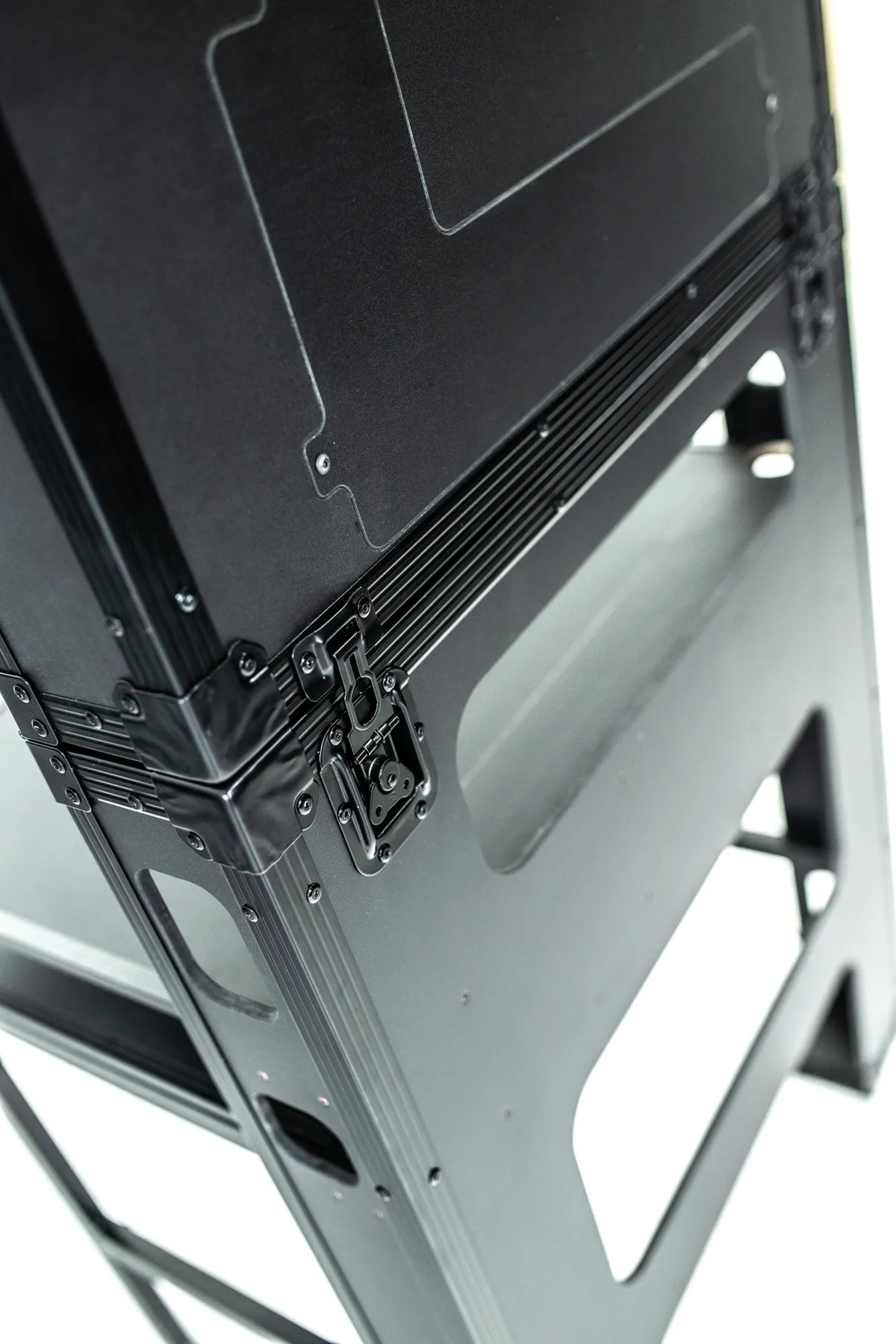 ML DESIGN Workstation 2048PX - Display-Detail